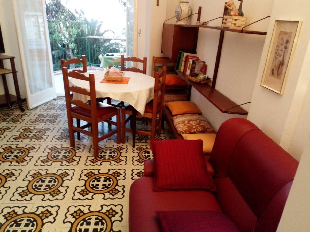 Casa Di Claude Con Posto Auto Finale Ligure Exterior foto