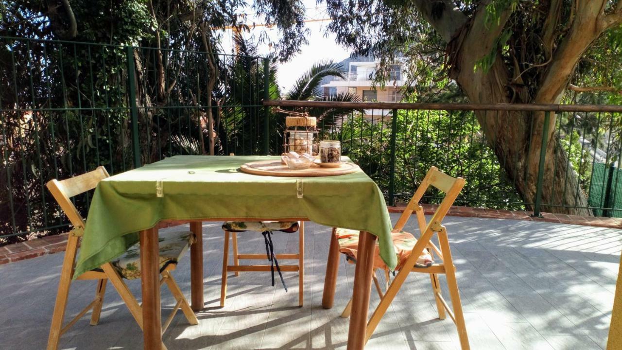 Casa Di Claude Con Posto Auto Finale Ligure Exterior foto