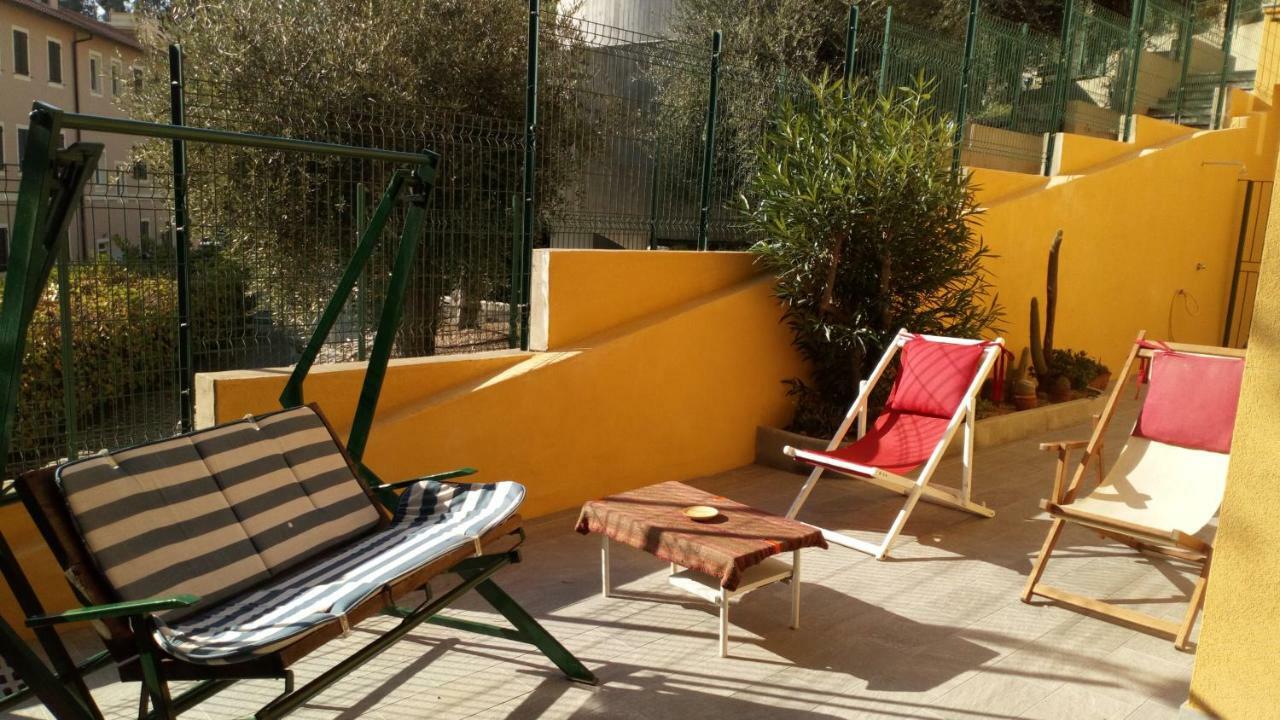 Casa Di Claude Con Posto Auto Finale Ligure Exterior foto