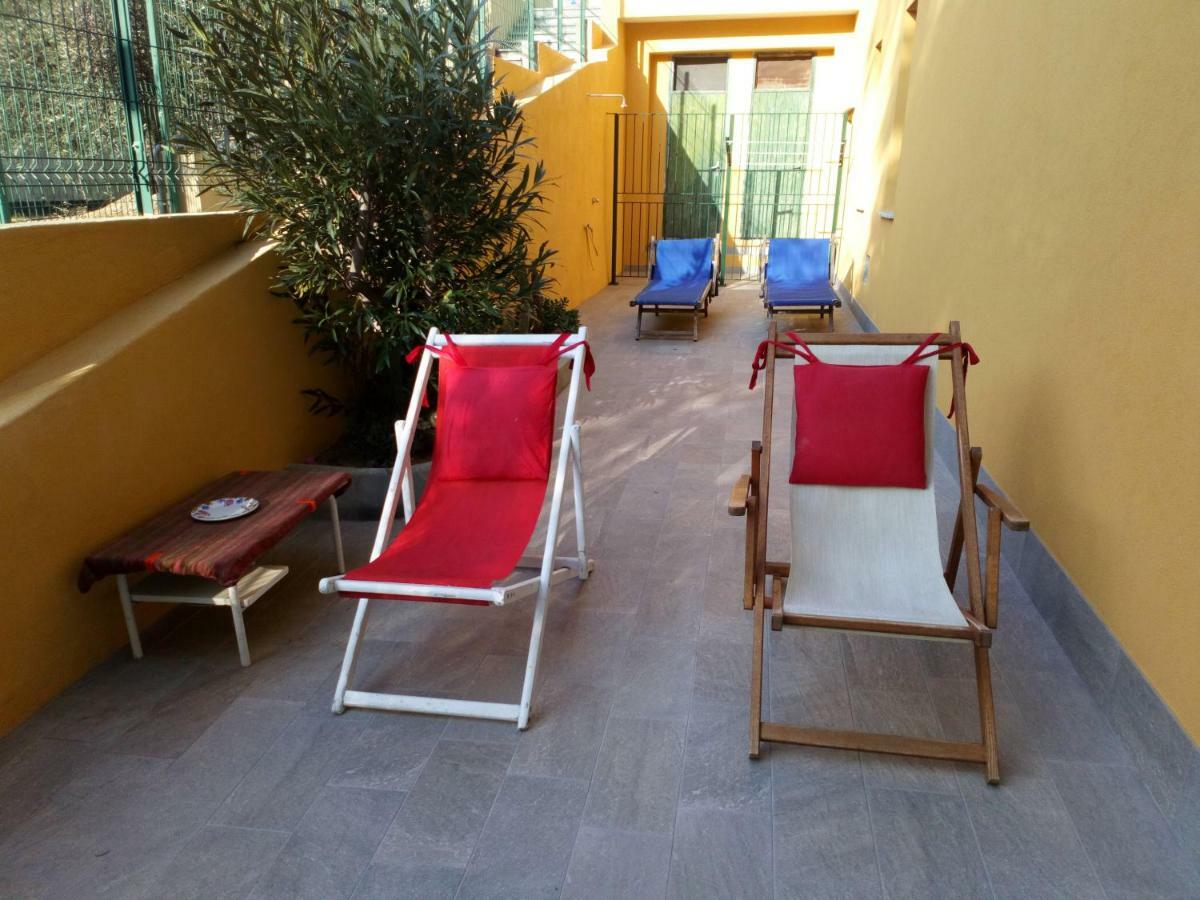 Casa Di Claude Con Posto Auto Finale Ligure Exterior foto