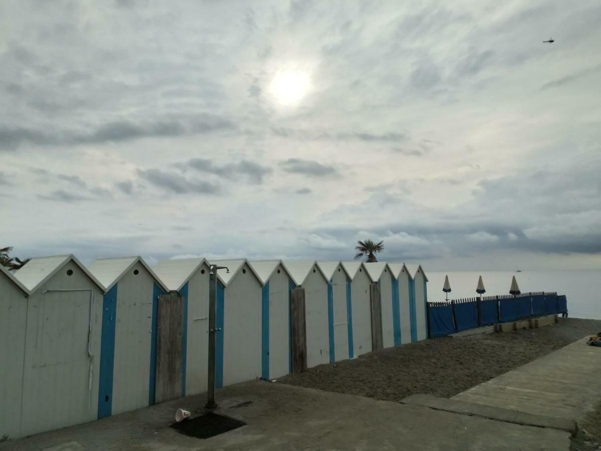 Casa Di Claude Con Posto Auto Finale Ligure Exterior foto